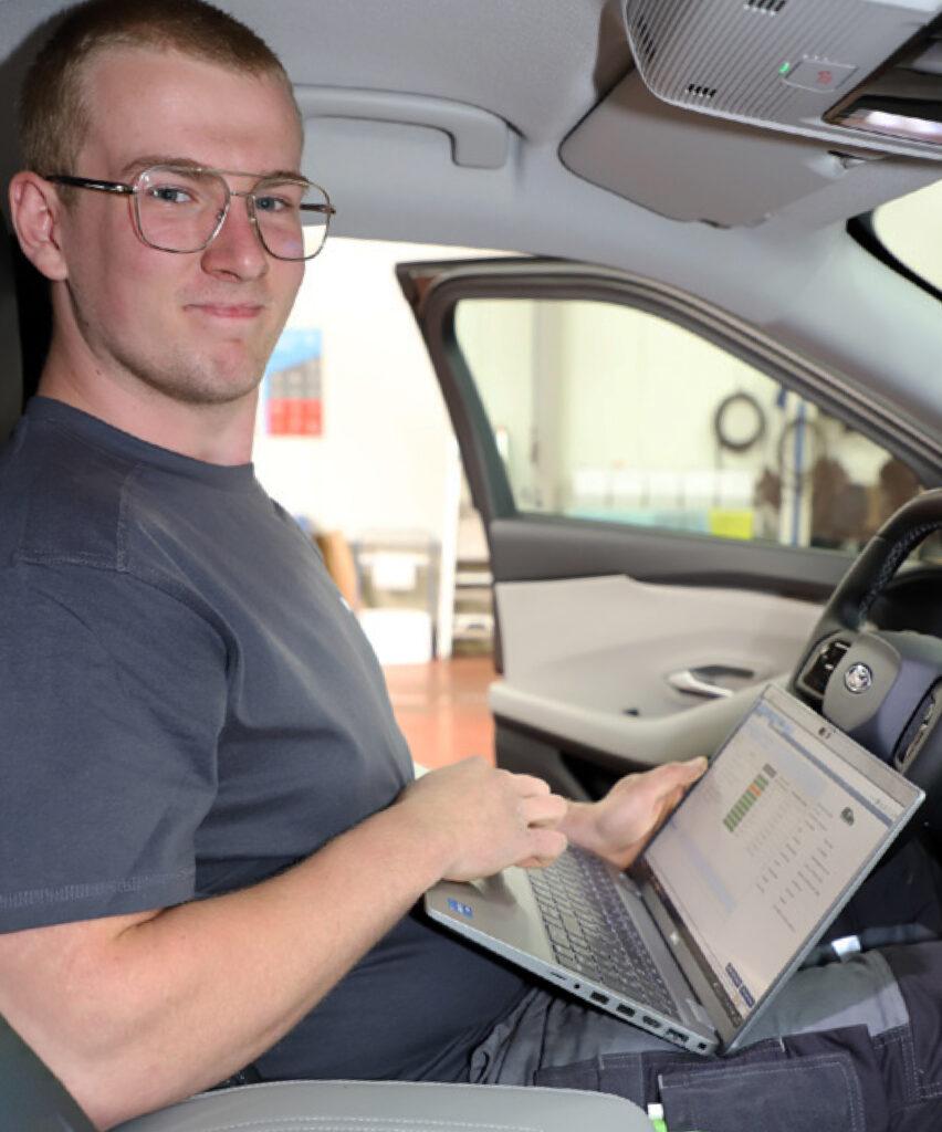 Florian Waasland Automotive - autogids artikel klantenservice - ford - ford garage - ford explorer - automonteur - data-analyse